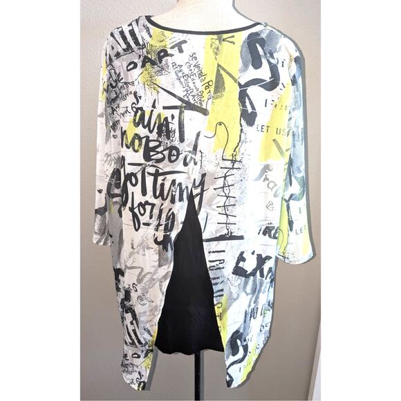 Ulla Popken Blouse 16/18 Graphic Artsy V-Neck Open Back Blouse Yellow Blac - Picture 2 of 3
